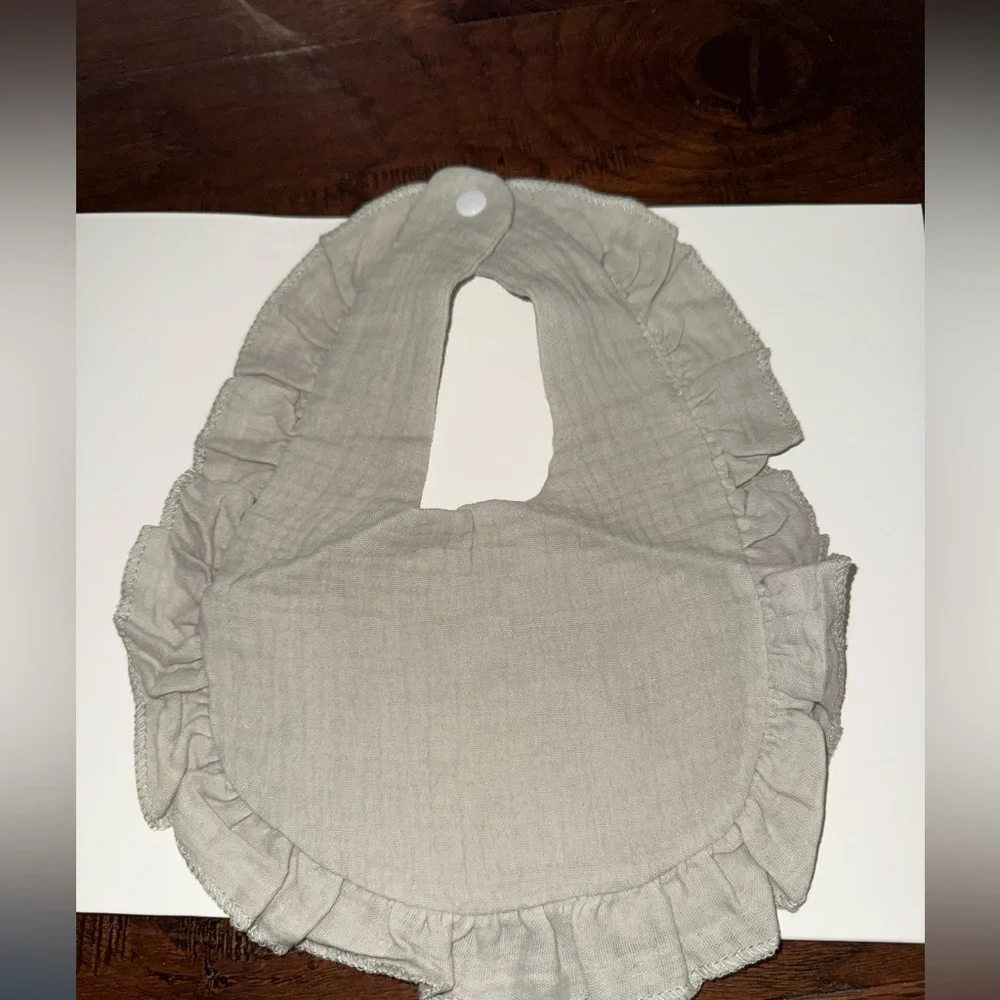 New Set of 3 Girls Muslin Bibs Gift Set